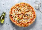 American hot deep-pan pizza in Los Angeles